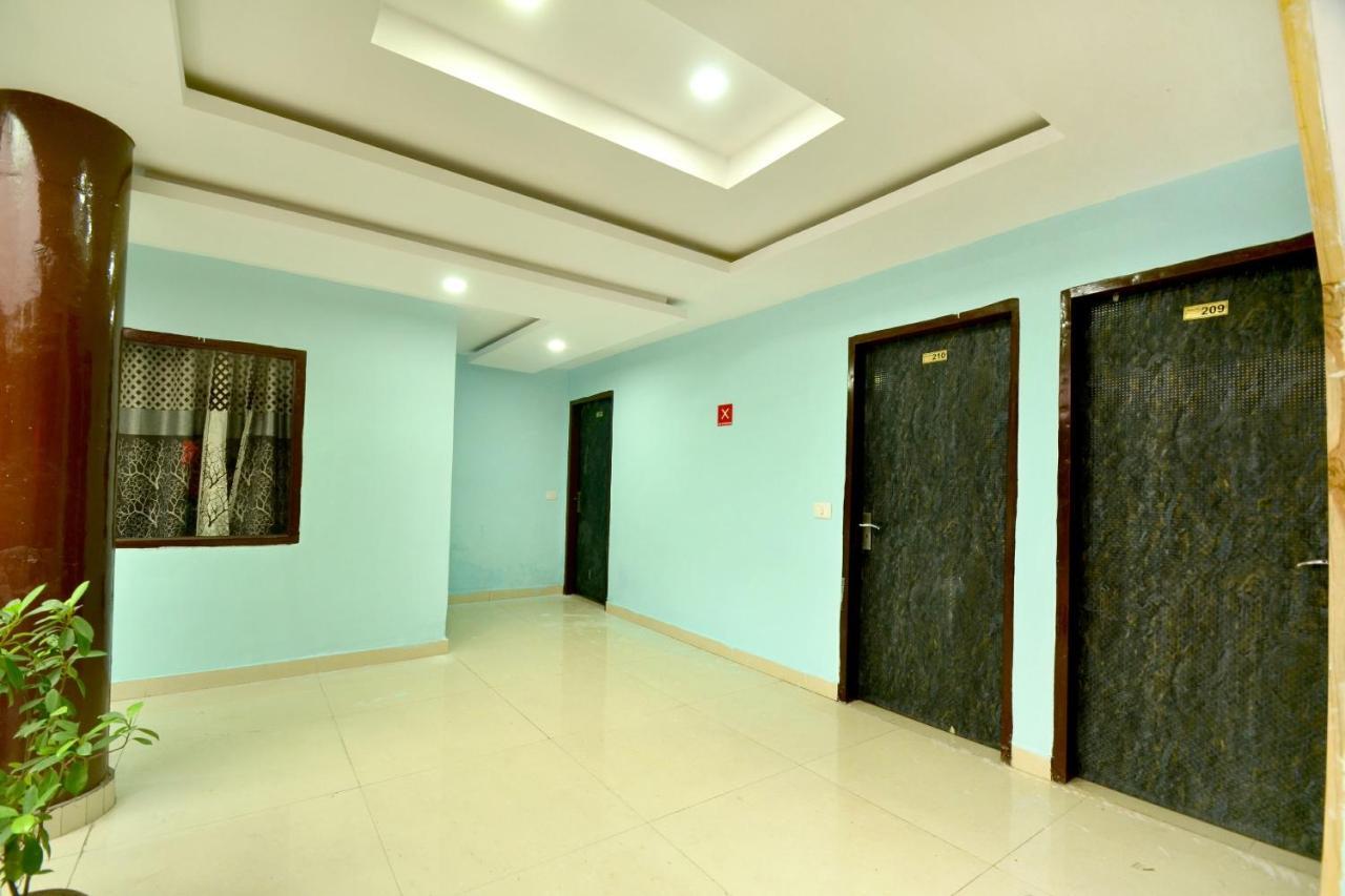 Oyo 8622 Hotel Grand Inn Чандигарх Экстерьер фото